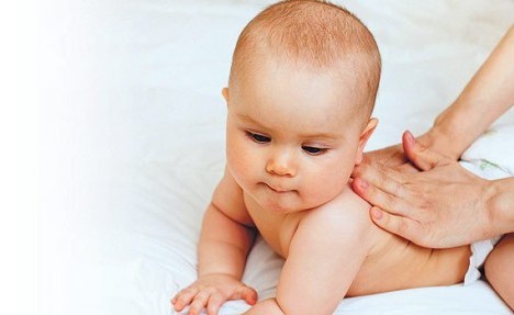 Bebek Masajının Püf Noktaları Nelerdir?