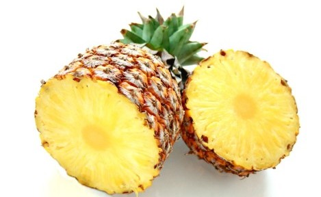 Cilde Parlaklık Veren Meyve Ananas