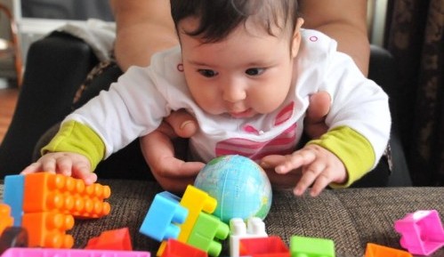 Bebeğin Zeka Gelişimi İçin Ne Yapmalı?