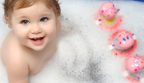 Çocuğumla Birlikte Banyo Yapmam Doğru mu?