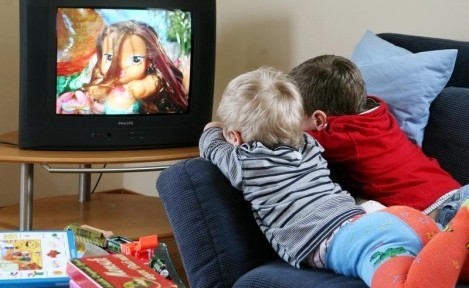 2 Yaş Altı Çocuklarda TV İzleme Otizm Belirtisi