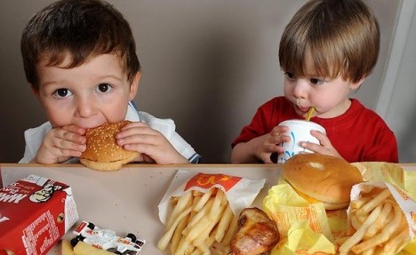 Fast Food Çocuklarda Reflü Yapıyor