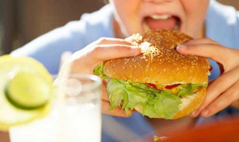 Fast Food Okul Hayatlarını Olumsuz Etkiliyor