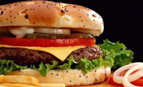 Hamburger ve Patates Kızartması Uyuşturuyor