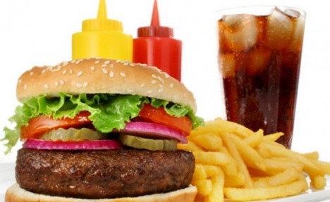 Hamburger ve kola tüketenler dikkat