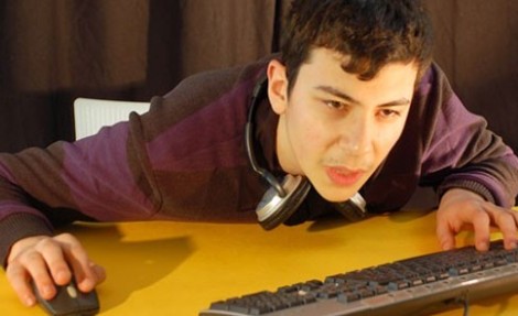 İnternet Bağımlılığı Her Yaşta Görülüyor
