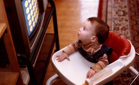 Televizyon konuşmayı geciktiriyor