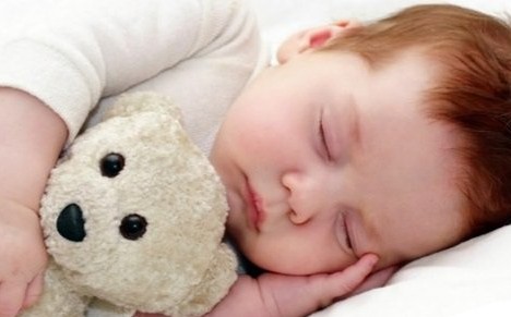 Bebeklerin Geceleri Sık Uyanması ve Ağlaması